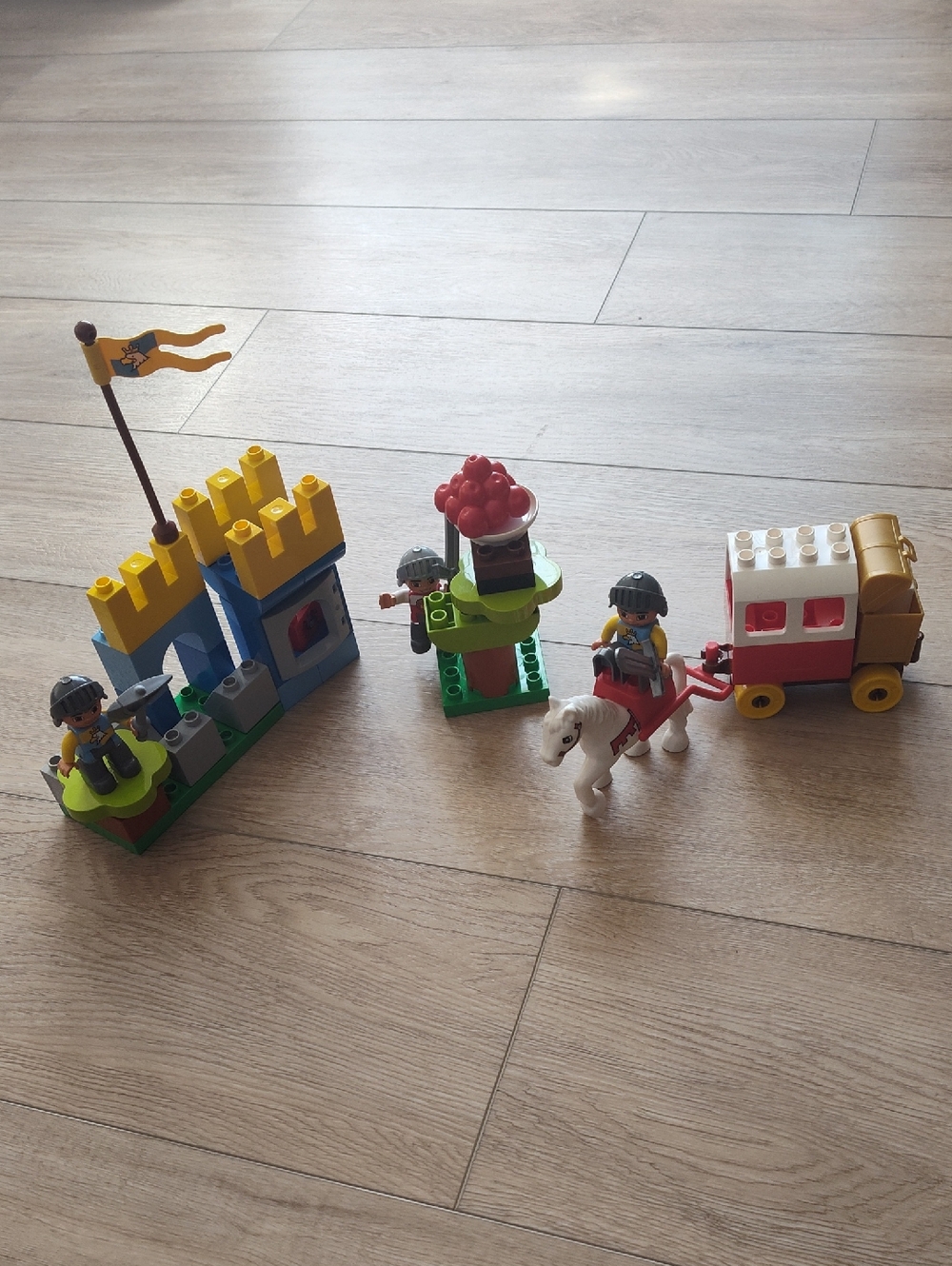 Lego Knights Castle Playset with Figures and Horse And Treasure - Toddler Toys